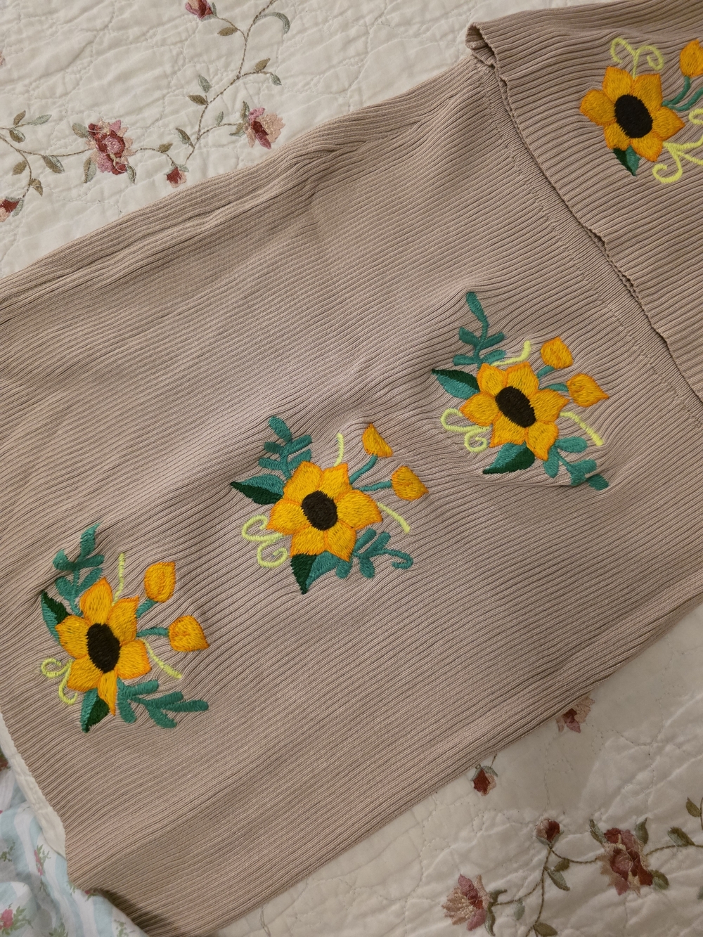 MEXICANA Beige Ribbed Two-Piece Set with Yellow Sunflower Embroidery - Picture 3 of 3